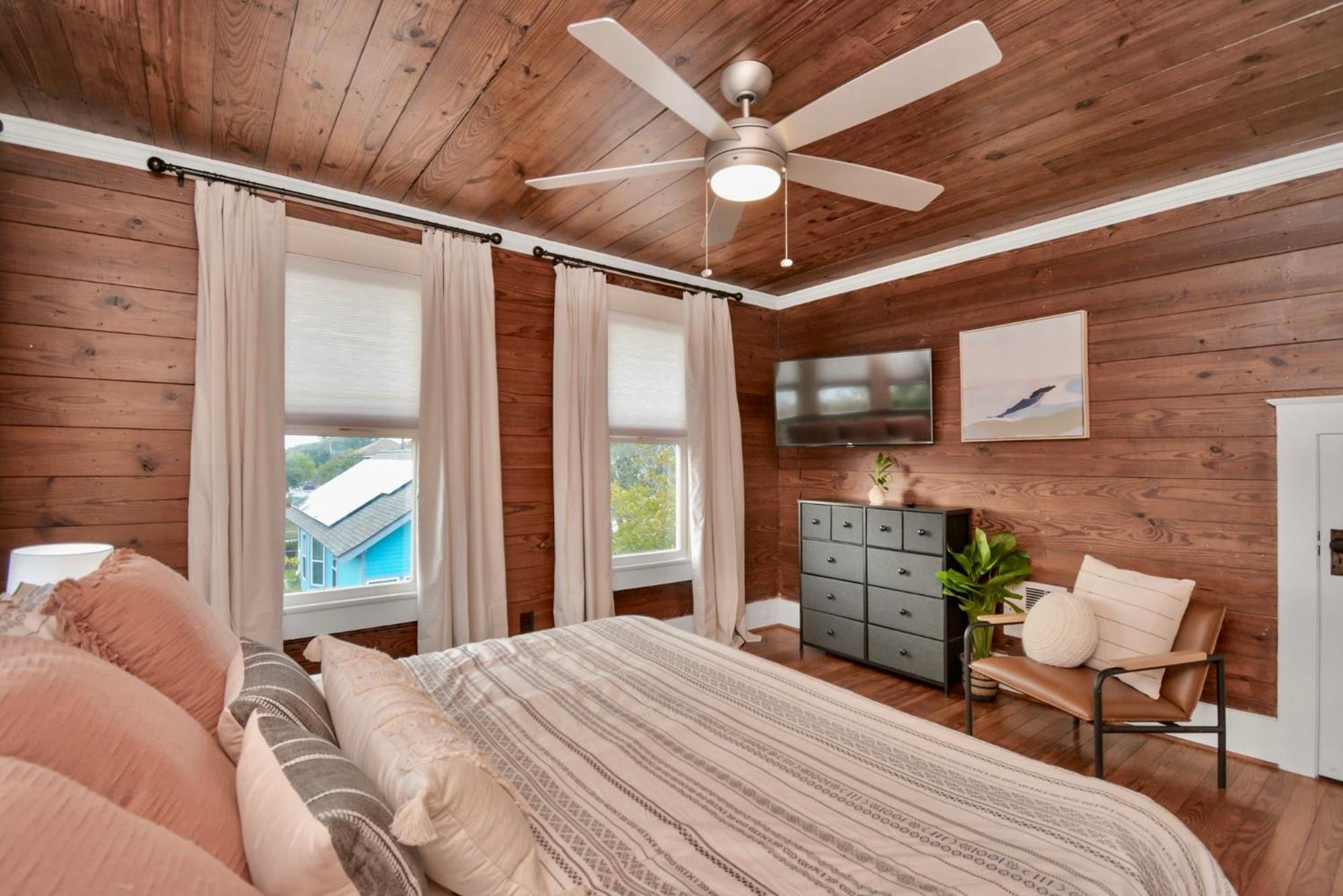 Coastal Craftsman- Walk To Beach & Pleasure Pier- As Seen On 'Restoring Galveston' Εξωτερικό φωτογραφία